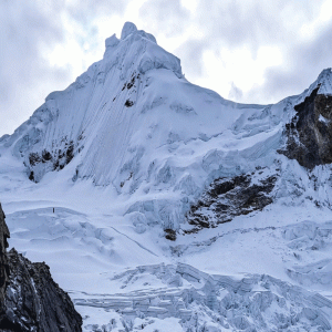Akilpo-Ishinca-High-Route-Trek