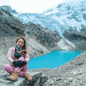 Trek-to-Ishinca-Refuge-Desires-Lagoon