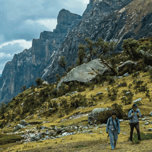 Trek-to-Ishinca-Refuge-Desires-Lagoon